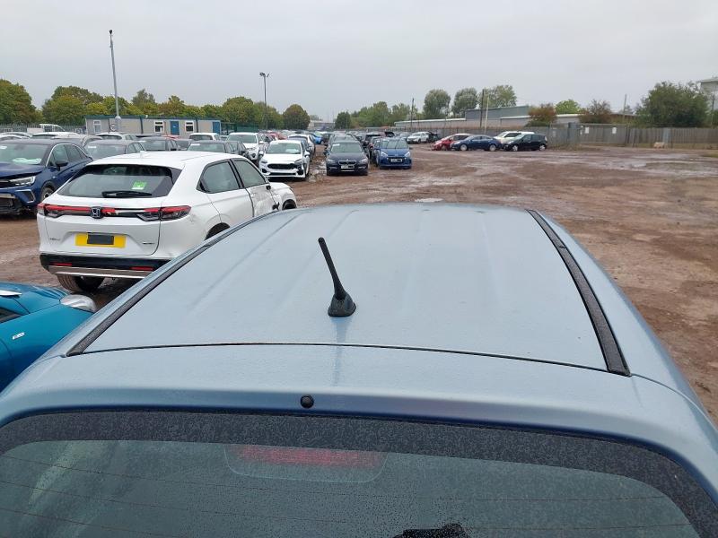 2002 SUZUKI LIANA GLX 
