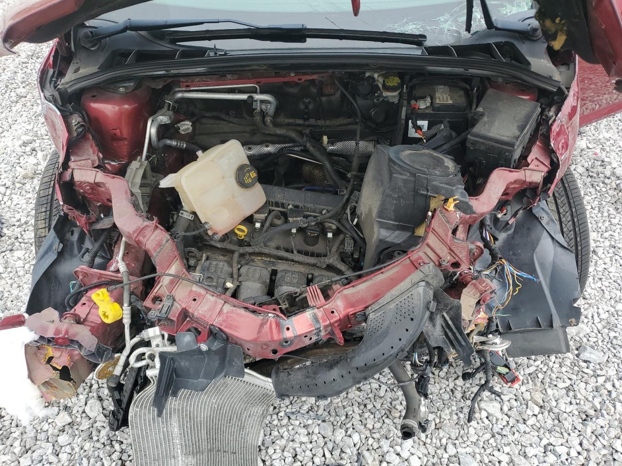 2015 Ford Focus Se VIN: 1FADP3K28FL239659 Lot: 85756085