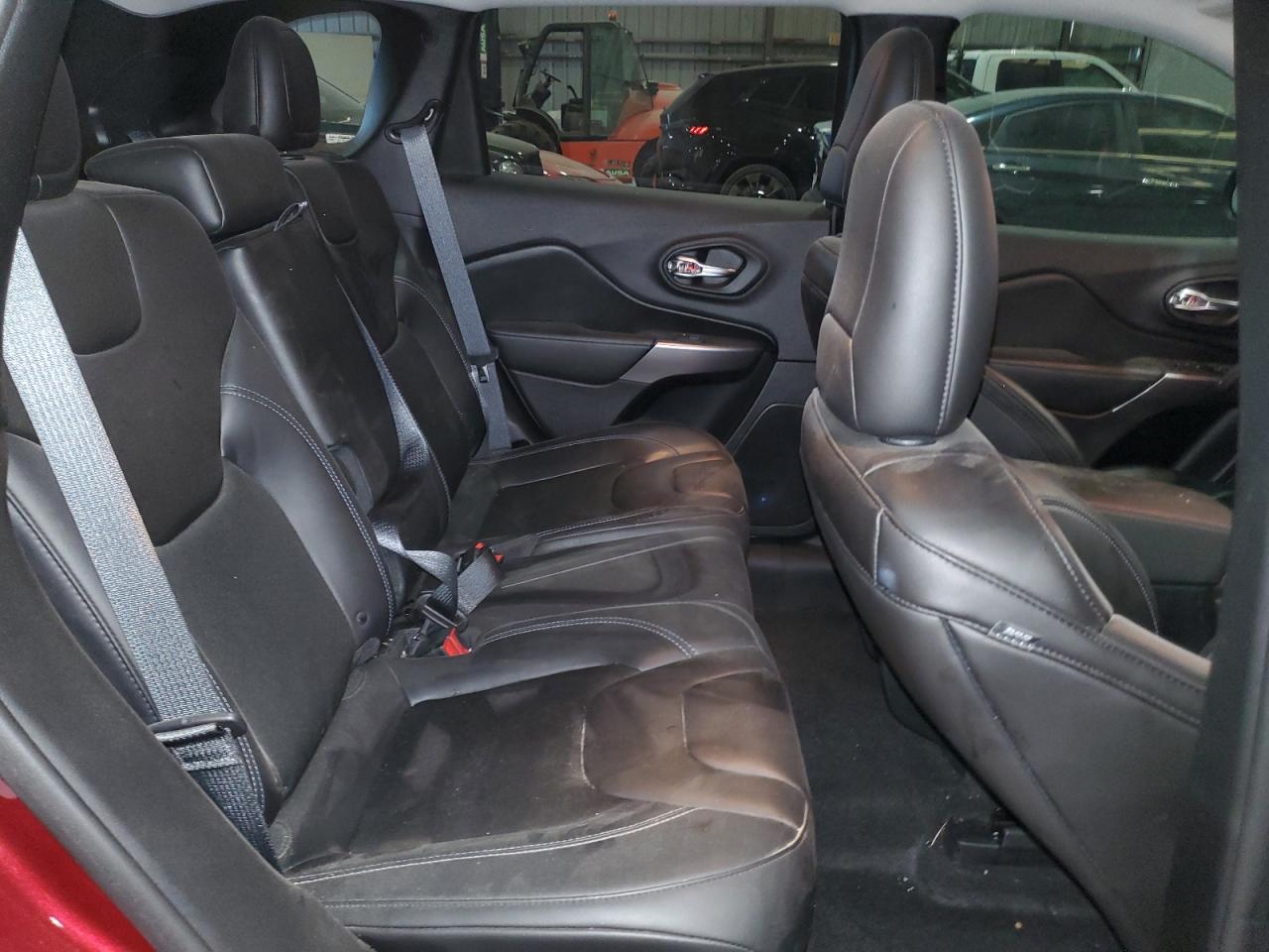 2019 Jeep Cherokee Latitude Plus VIN: 1C4PJLLB4KD428160 Lot: 84257765