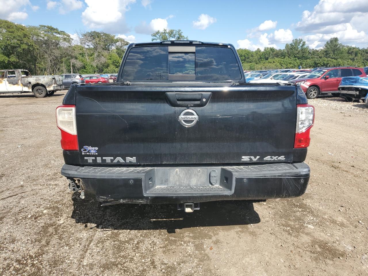 2017 Nissan Titan Sv VIN: 1N6AA1E5XHN561250 Lot: 81745085