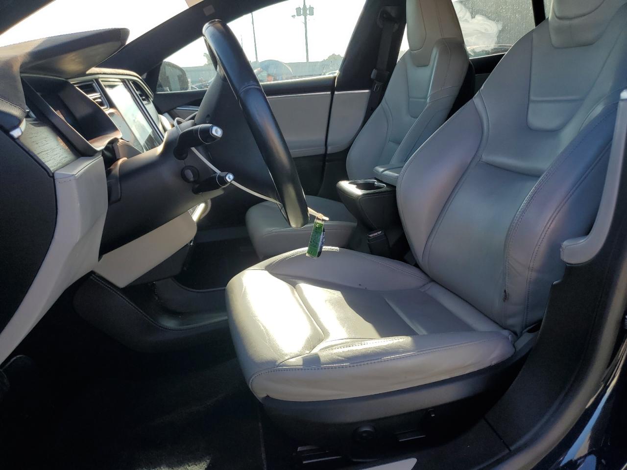 2015 Tesla Model S 85 VIN: 5YJSA1H17FF090296 Lot: 81676905