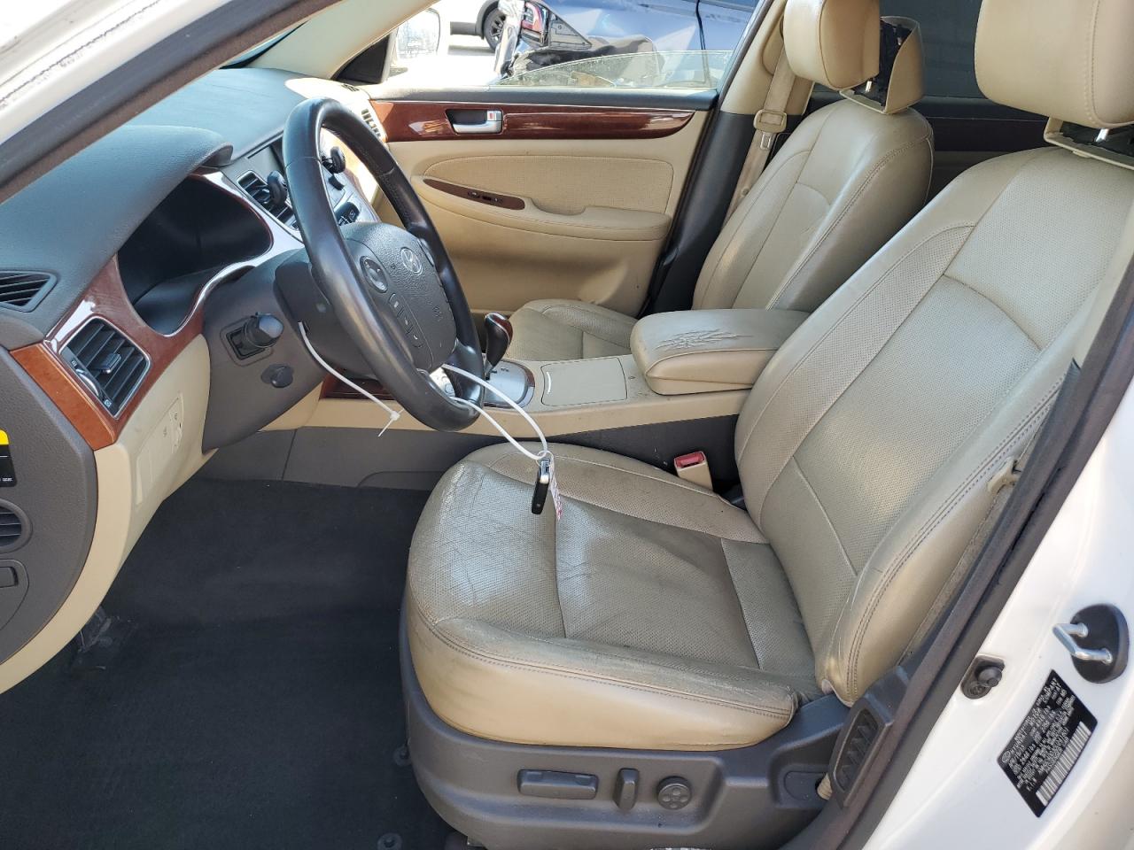 2013 Hyundai Genesis 3.8L VIN: KMHGC4DD3DU241801 Lot: 81884765