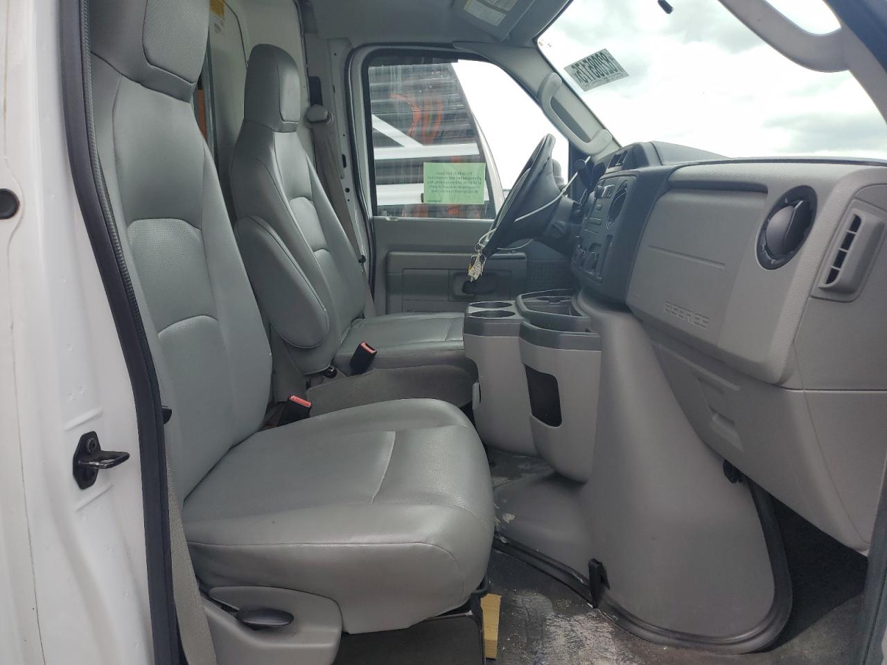 2017 Ford Econoline E350 Super Duty Cutaway Van VIN: 1FDWE3FSXHDC09428 Lot: 82085175