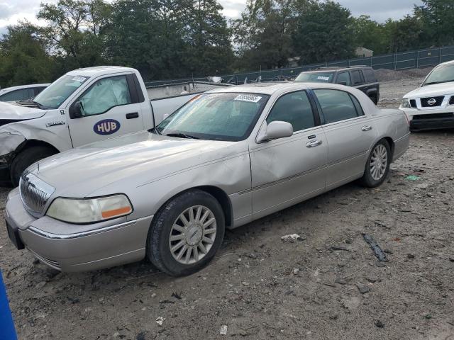 2003 Lincoln Town Car Signature