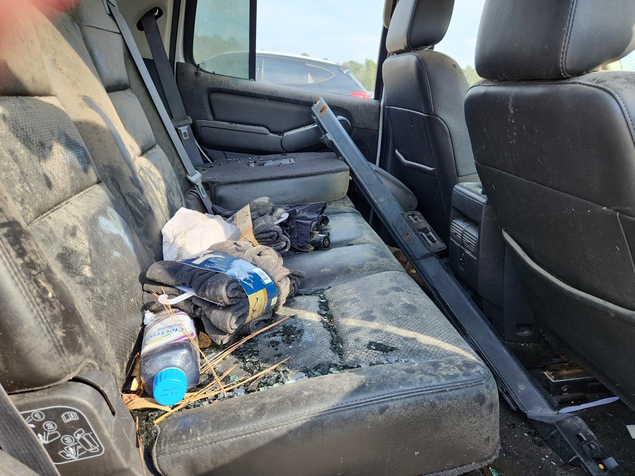 2007 Mercury Mountaineer Luxury VIN: 4M2EU37E07UJ10587 Lot: 80163575