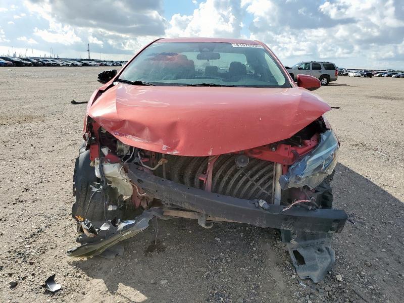  TOYOTA COROLLA 2017 Красный