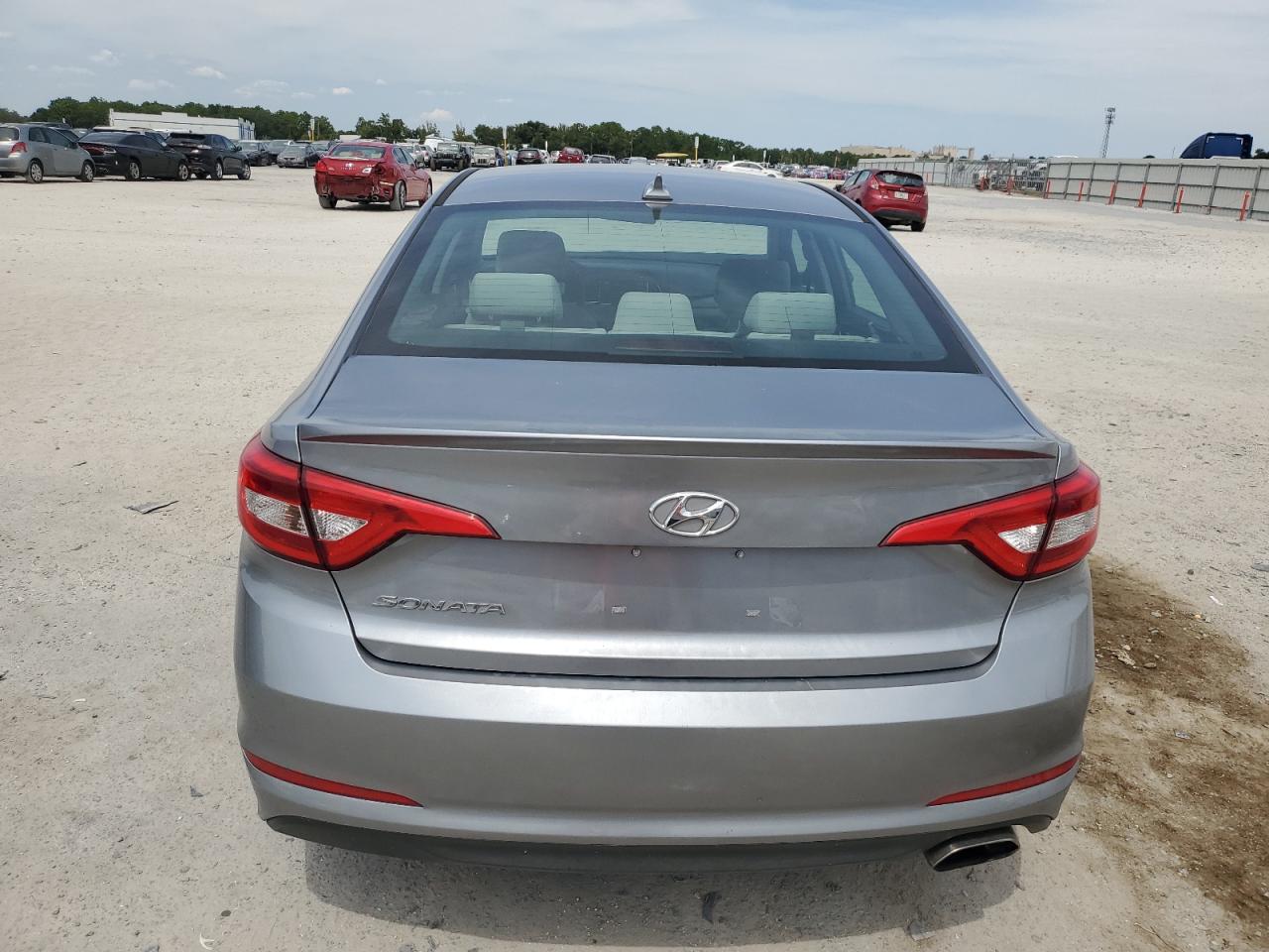 2017 Hyundai Sonata Se VIN: 5NPE24AF8HH589839 Lot: 81138105