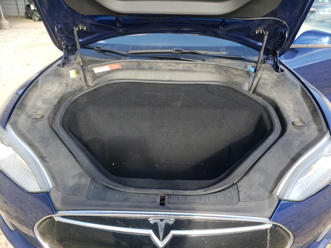 2015 Tesla Model S VIN: 5YJSA1E24FF104815 Lot: 71048625