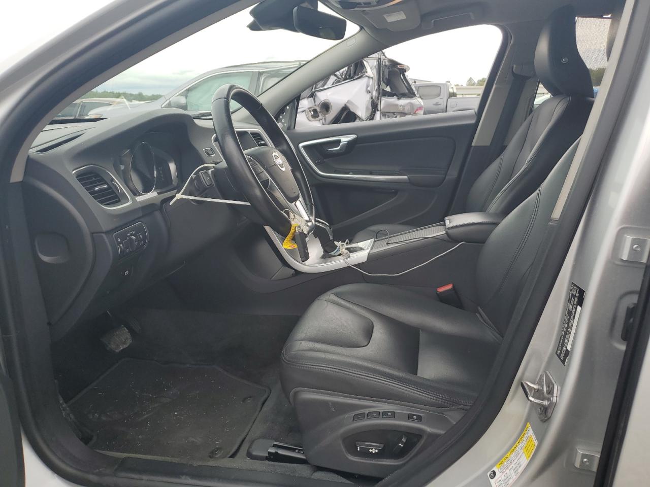 2017 Volvo S60 Premier VIN: LYV402HK0HB143886 Lot: 81812245