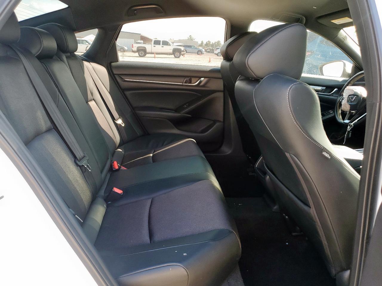 2018 Honda Accord Sport VIN: 1HGCV1F32JA092568 Lot: 84208195