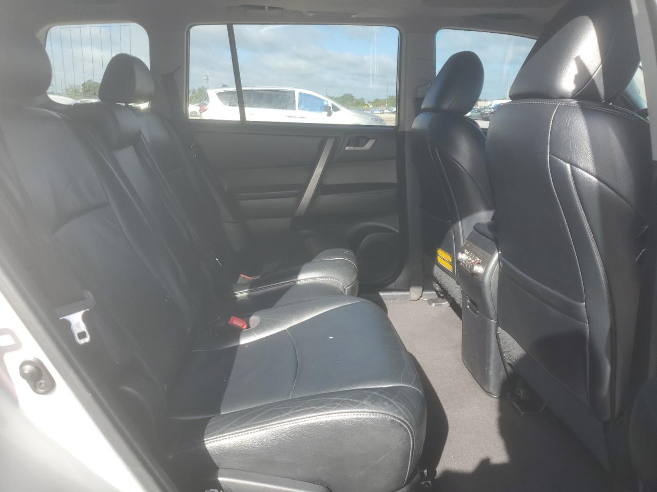 2013 Toyota Highlander Base VIN: 5TDBK3EH5DS268483 Lot: 84276845