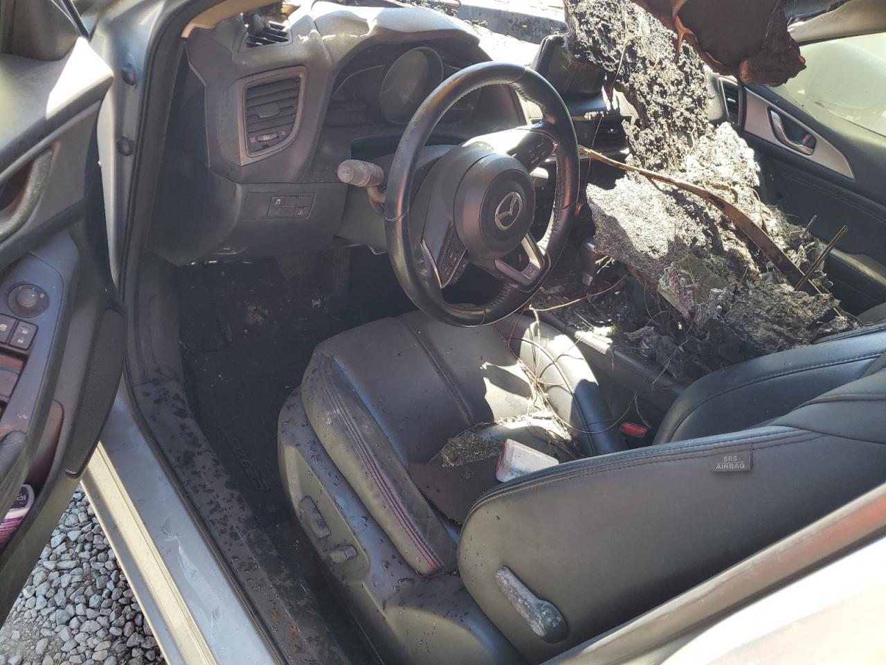 2018 Mazda 3 Touring VIN: 3MZBN1V32JM197882 Lot: 81466005