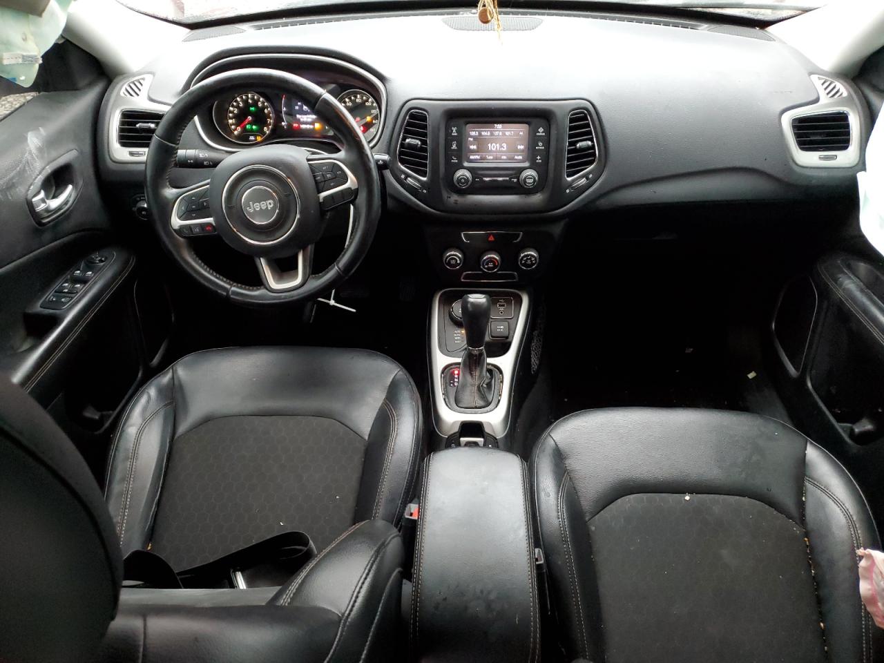 2018 Jeep Compass Latitude VIN: 3C4NJDBBXJT152977 Lot: 81510885