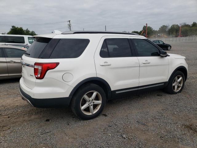 Parquets FORD EXPLORER 2016 Biały