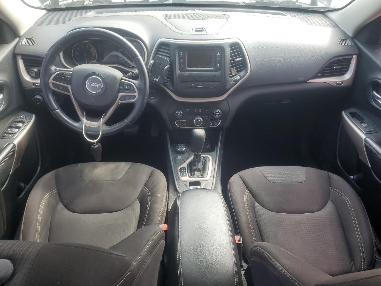 2017 Jeep Cherokee Latitude VIN: 1C4PJMCS1HW615388 Lot: 80481835