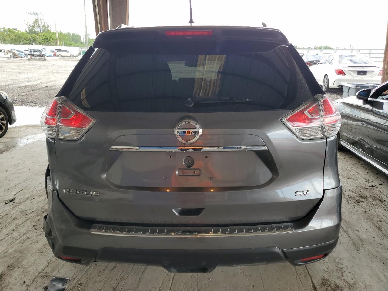 2016 Nissan Rogue S VIN: KNMAT2MT9GP727649 Lot: 81000395