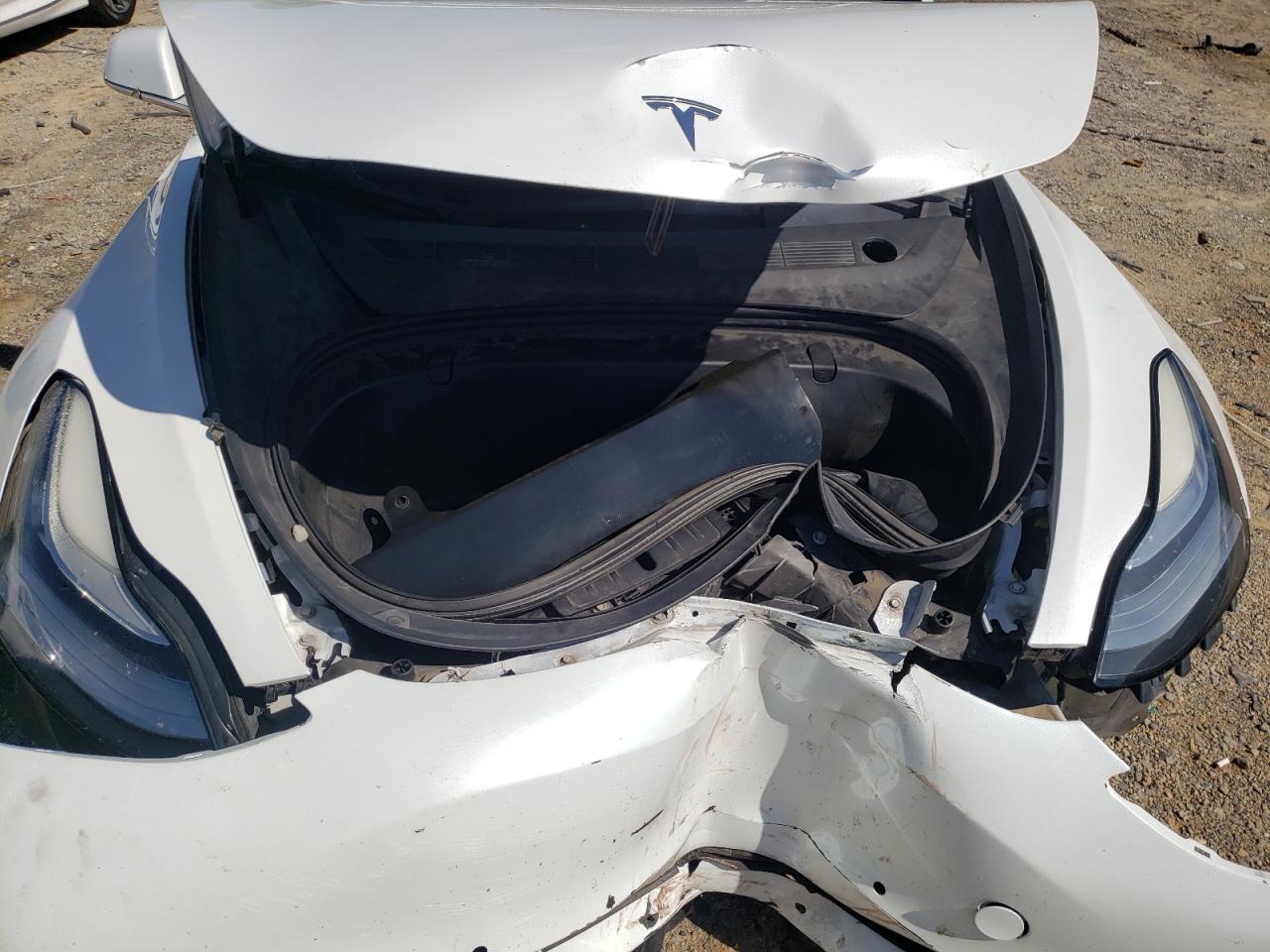 2018 Tesla Model 3 VIN: 5YJ3E1EB0JF088825 Lot: 72045095