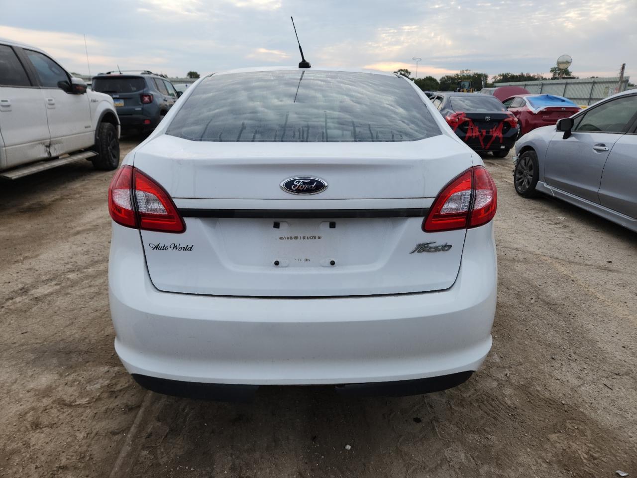 2013 Ford Fiesta S VIN: 3FADP4AJ1DM208148 Lot: 81799085