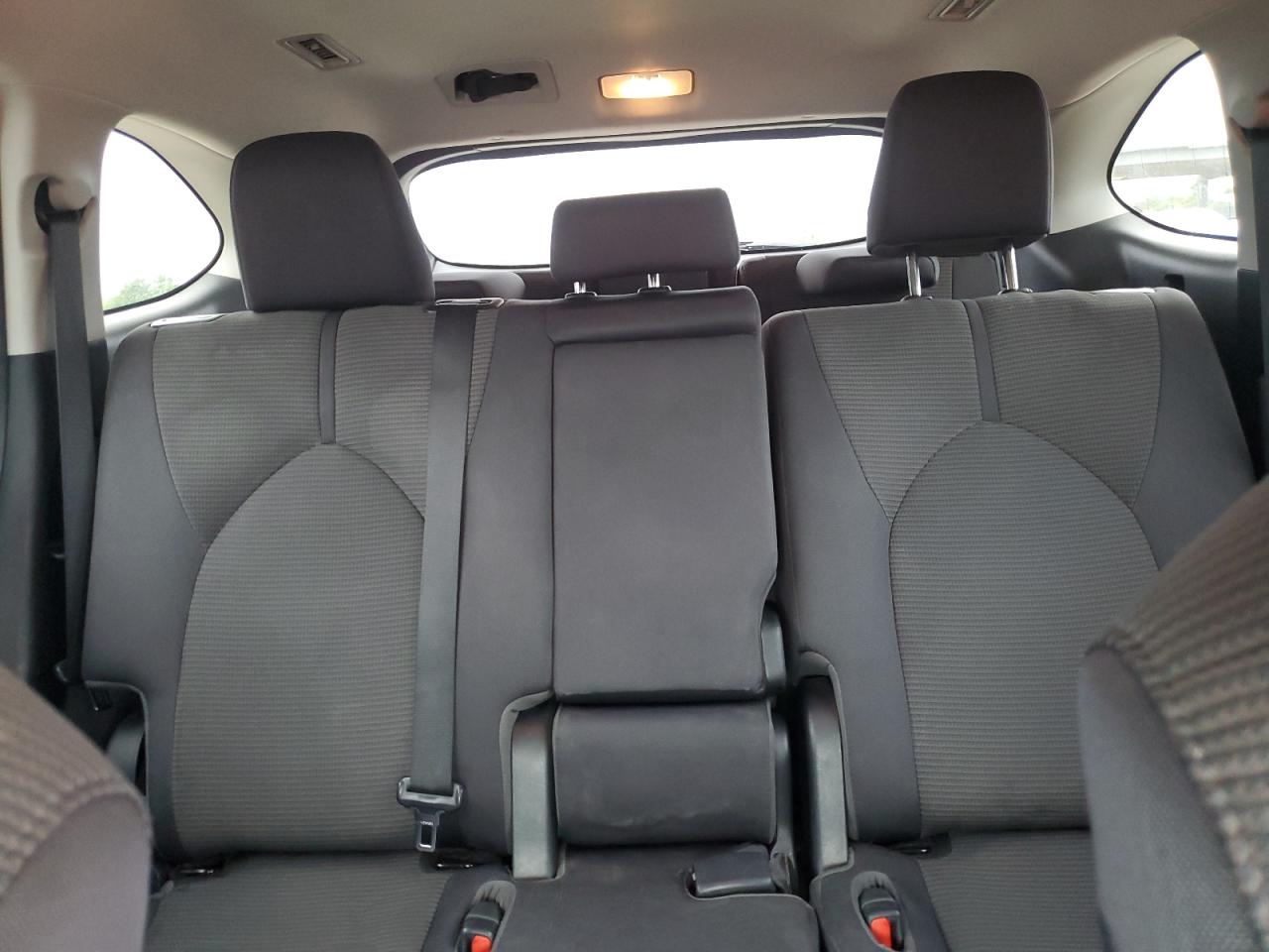 2021 Toyota Highlander L VIN: 5TDBZRBH9MS555828 Lot: 81032305