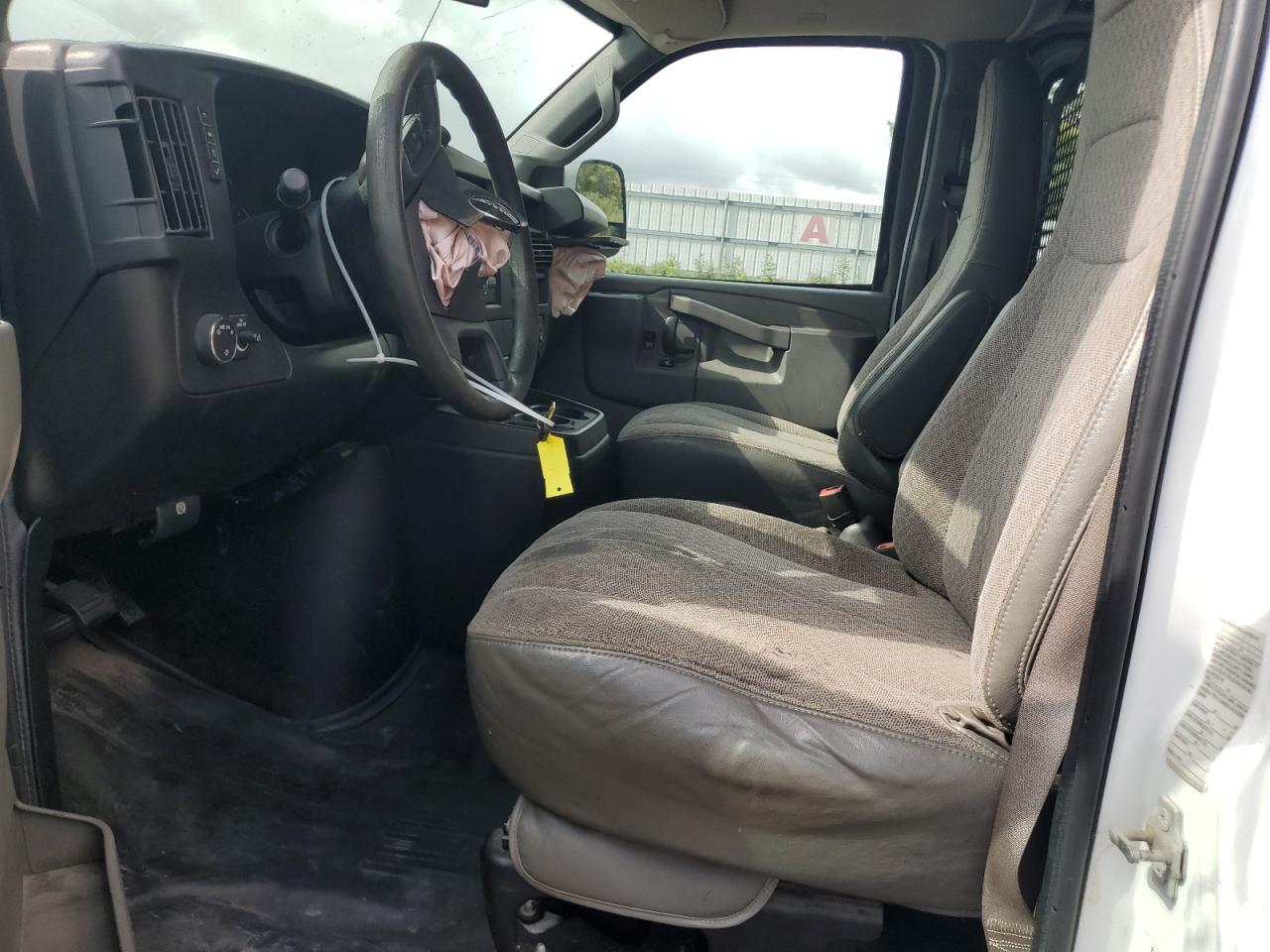 2017 GMC Savana G2500 VIN: 1GTW7AFF8H1906300 Lot: 84240055