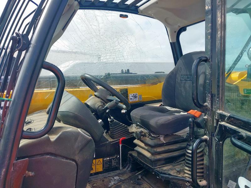 2023 JCB 530