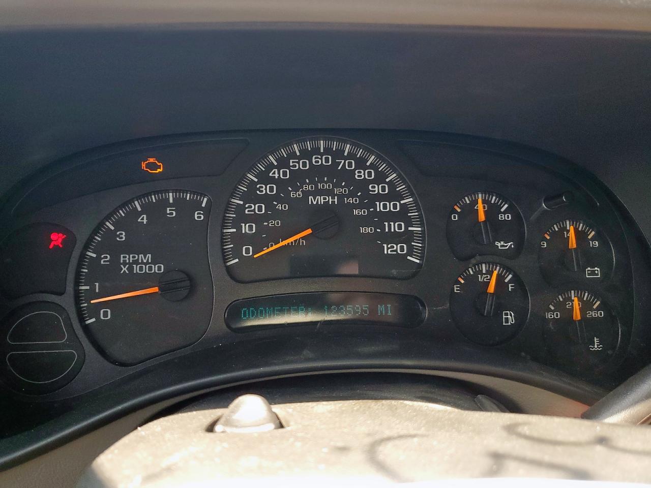 2005 GMC New Sierra K1500 VIN: 2GTEK13T951275857 Lot: 81000335