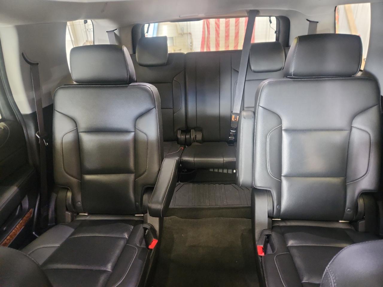 2018 Chevrolet Tahoe K1500 Premier VIN: 1GNSKCKJ8JR194288 Lot: 82133725