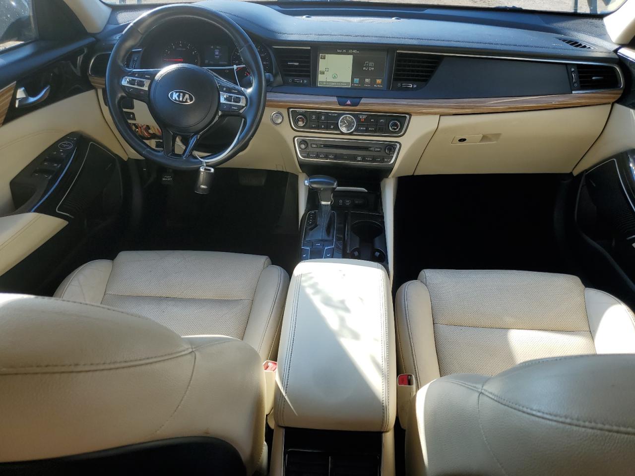 2017 Kia Cadenza Premium VIN: KNALC4J18H5089668 Lot: 84179445