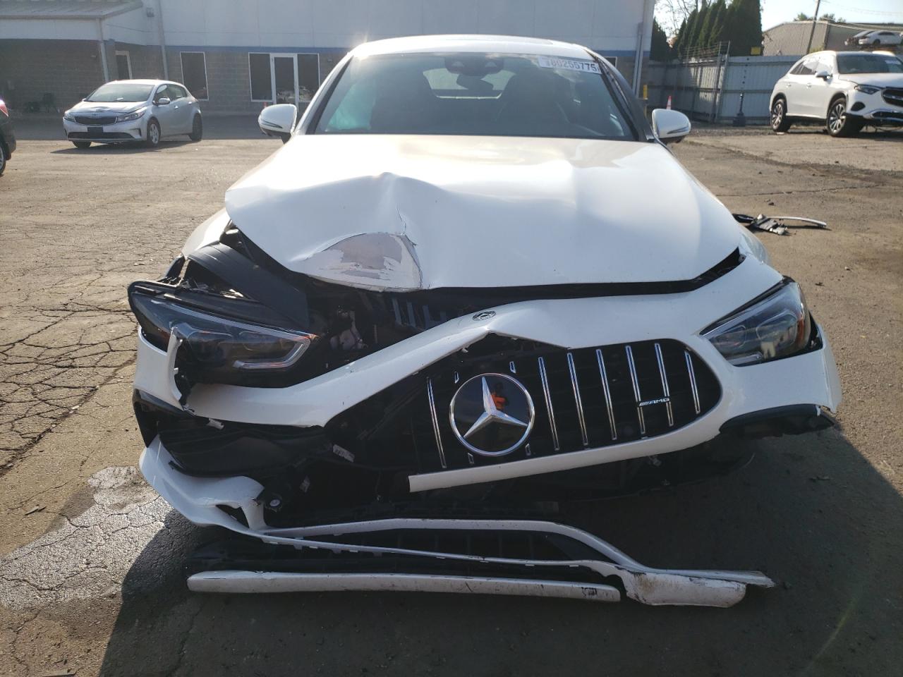 Фото: W1K7X5KB7NA045904