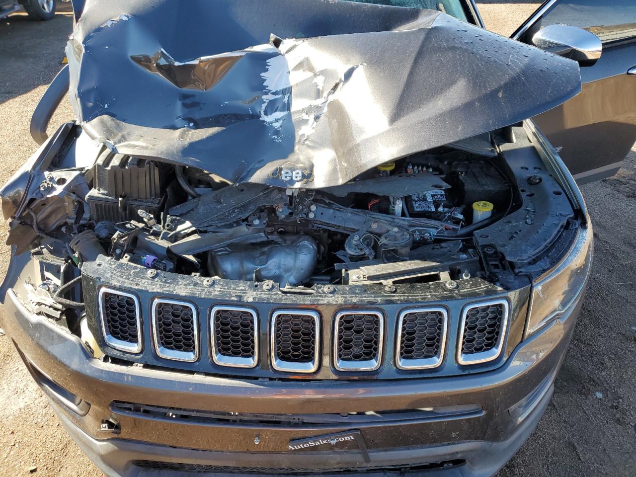 2018 Jeep Compass Latitude VIN: 3C4NJDBB5JT104996 Lot: 84243505