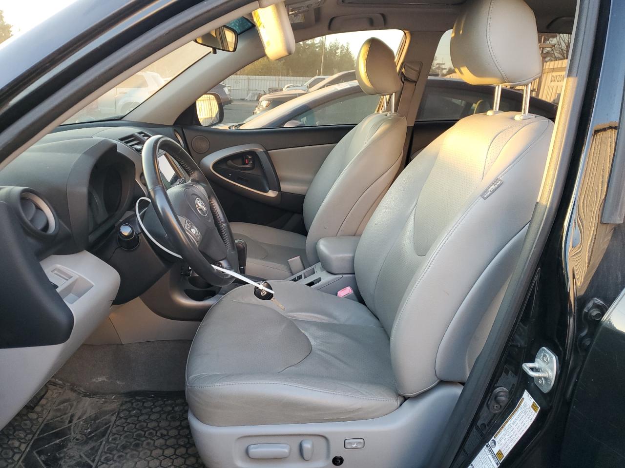 2007 Toyota Rav4 Limited VIN: JTMBK34V075018697 Lot: 81555325
