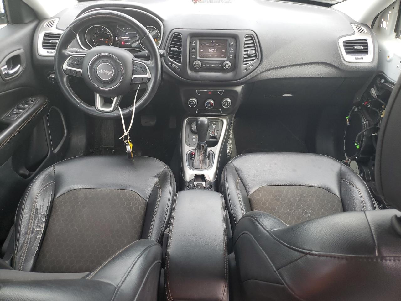 2018 Jeep Compass Latitude VIN: 3C4NJDBB4JT250094 Lot: 71880595