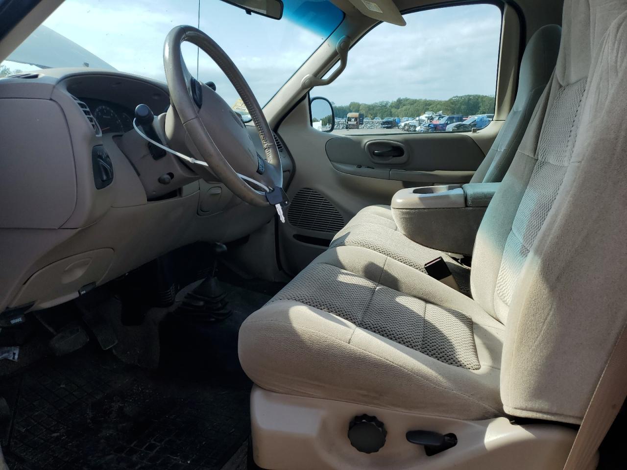 2002 Ford F150 VIN: 1FTRF18W62NA19338 Lot: 81080905