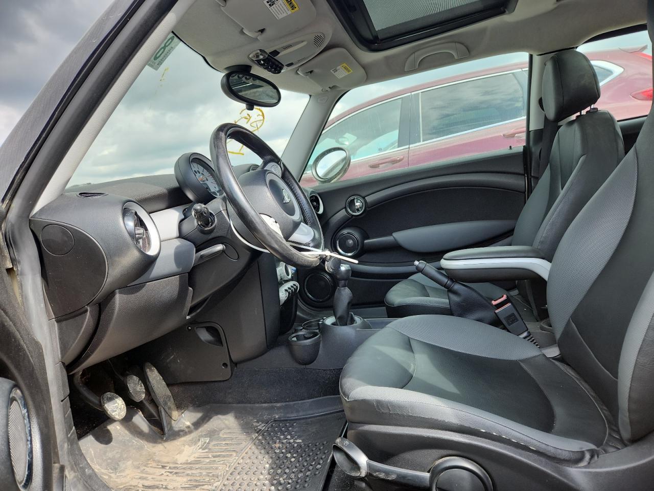 2010 Mini Cooper Clubman VIN: WMWML3C57ATX51143 Lot: 81598285