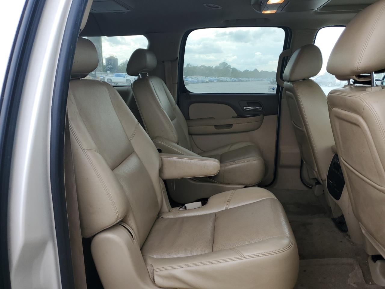 2010 Chevrolet Suburban C1500 Ltz VIN: 1GNUCKE05AR279818 Lot: 80470745