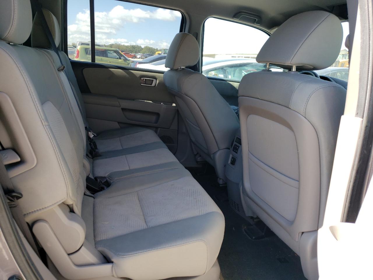 2014 Honda Pilot Lx VIN: 5FNYF3H2XEB007815 Lot: 82157175