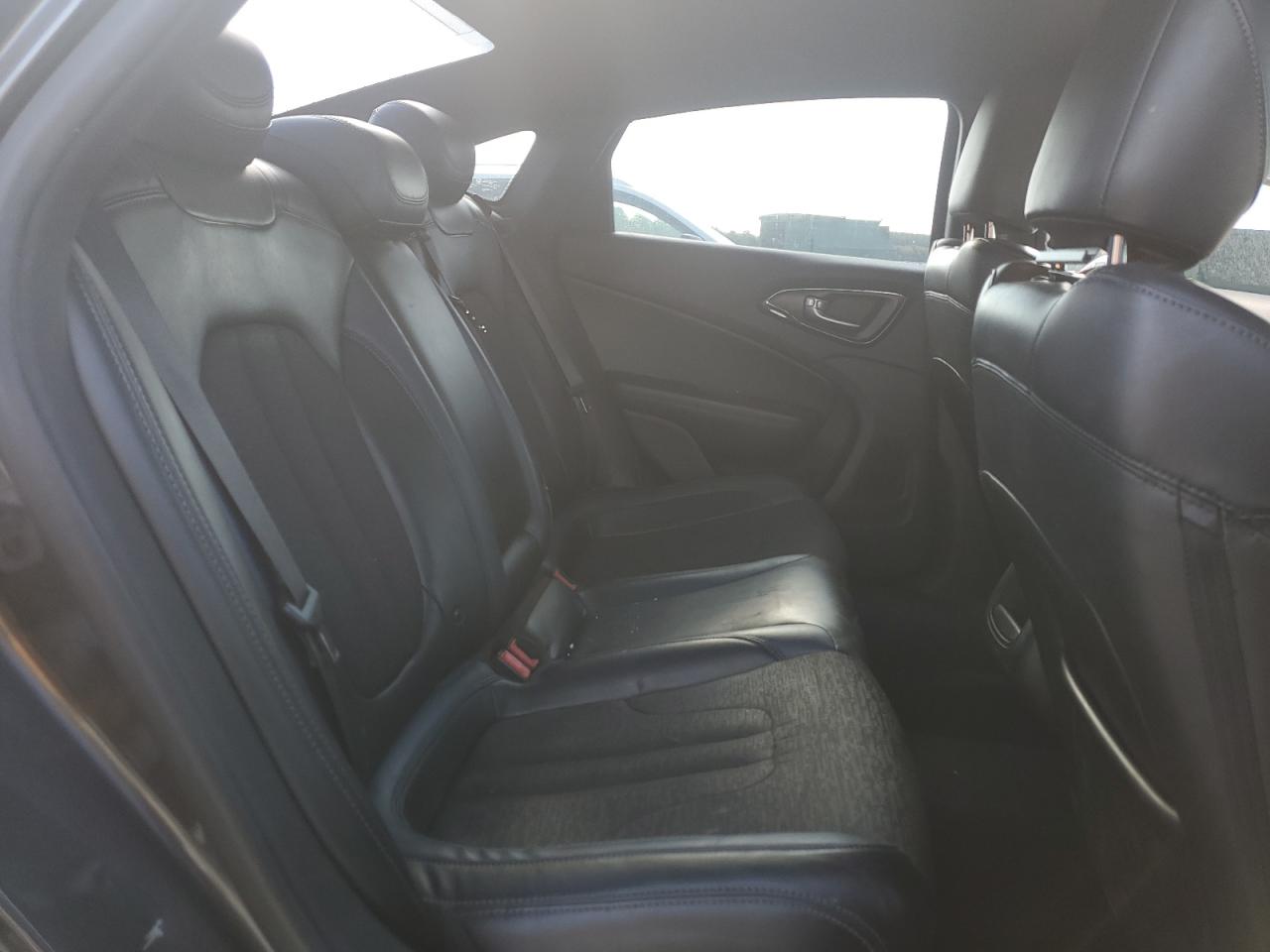 2015 Chrysler 200 S VIN: 1C3CCCDG6FN673811 Lot: 70818515