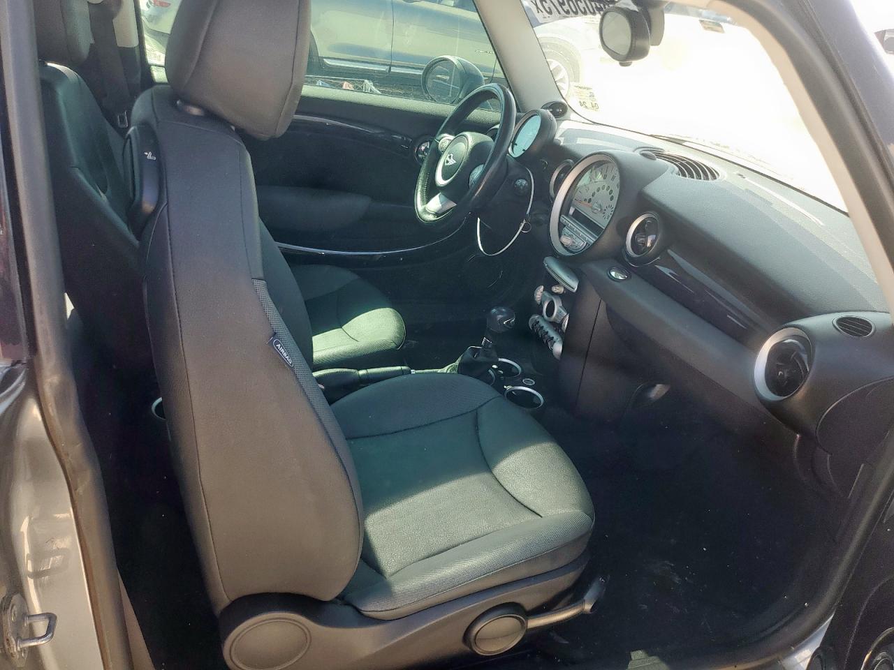 2010 Mini Cooper VIN: WMWMF3C53ATZ22963 Lot: 84056975