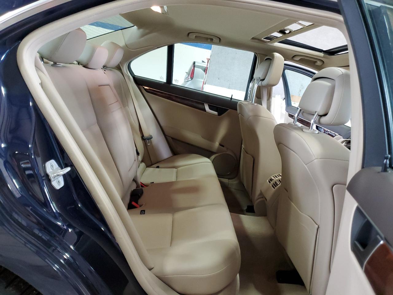 2014 Mercedes-Benz C 250 VIN: WDDGF4HBXER304519 Lot: 84715105