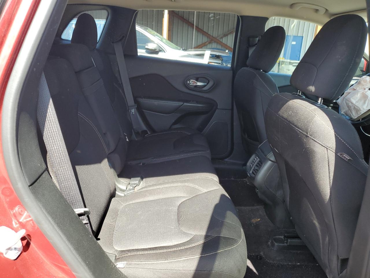 2017 Jeep Cherokee Latitude VIN: 1C4PJMCB3HW556828 Lot: 81322265