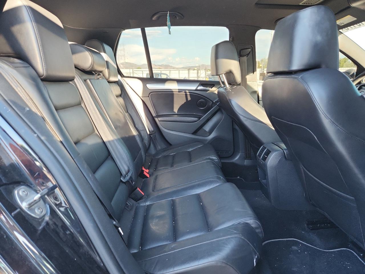 2013 Volkswagen Golf R VIN: WVWPF7AJ6DW074667 Lot: 70910175