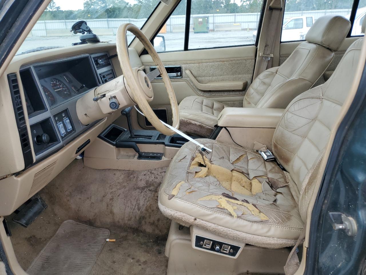 1992 Jeep Cherokee Laredo VIN: 1J4FJ58S5NL200771 Lot: 82057215