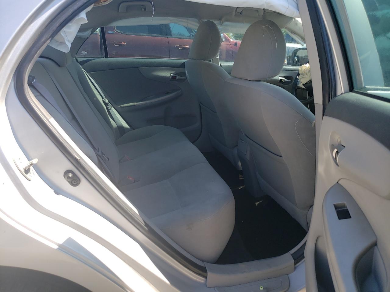 2010 Toyota Corolla Base VIN: 1NXBU4EE5AZ240837 Lot: 71900825