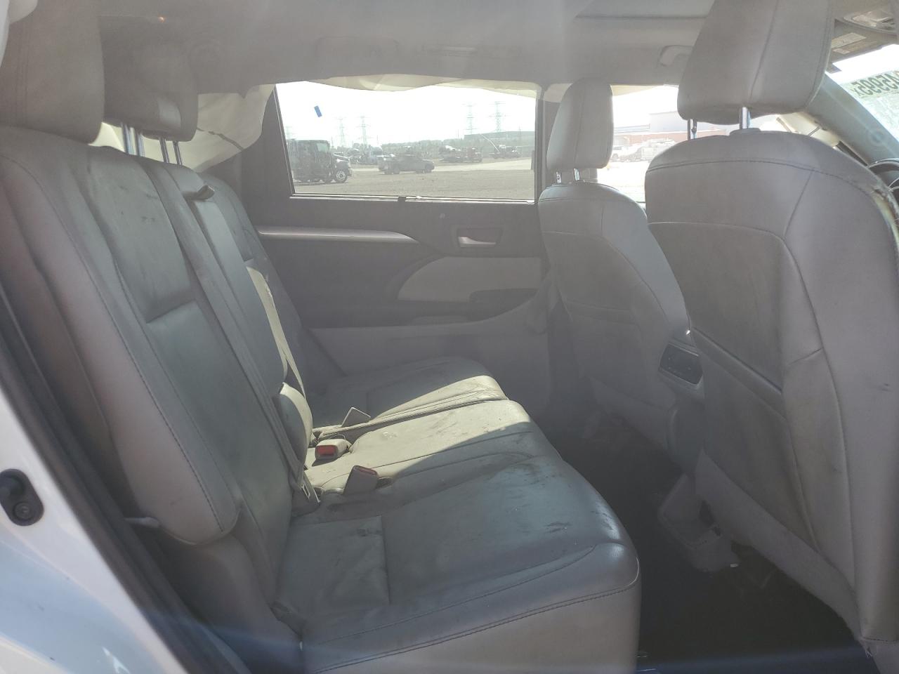 2016 Toyota Highlander Xle VIN: 5TDJKRFH9GS349133 Lot: 81045995