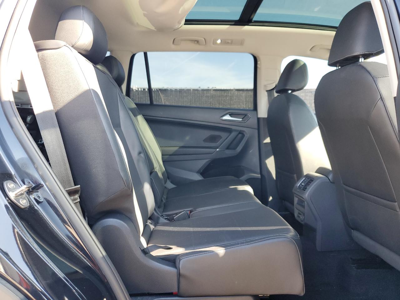 2018 Volkswagen Tiguan Se VIN: 3VV3B7AX4JM079894 Lot: 83991705