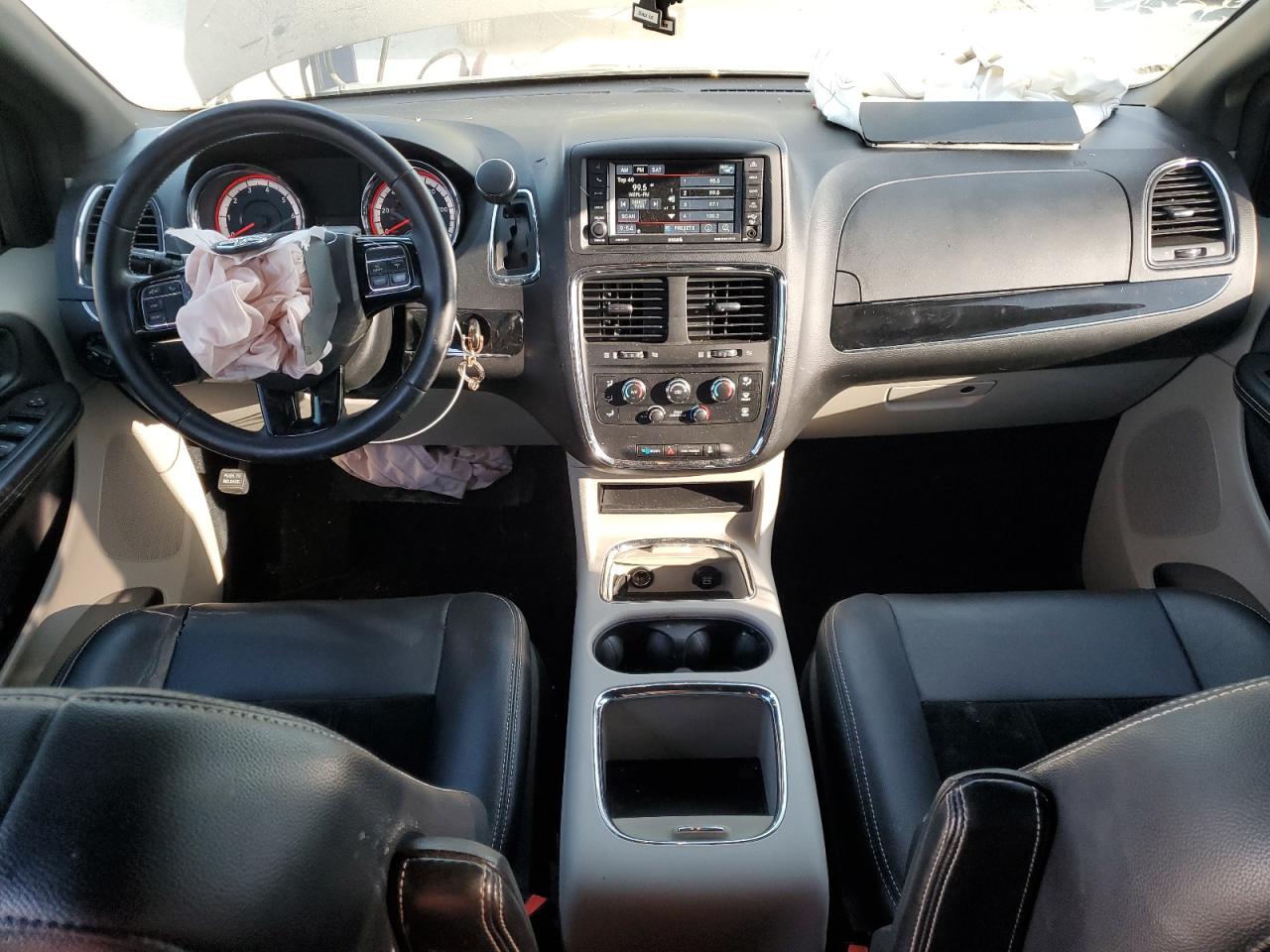 2017 Dodge Grand Caravan Sxt VIN: 2C4RDGCG8HR590172 Lot: 84546335