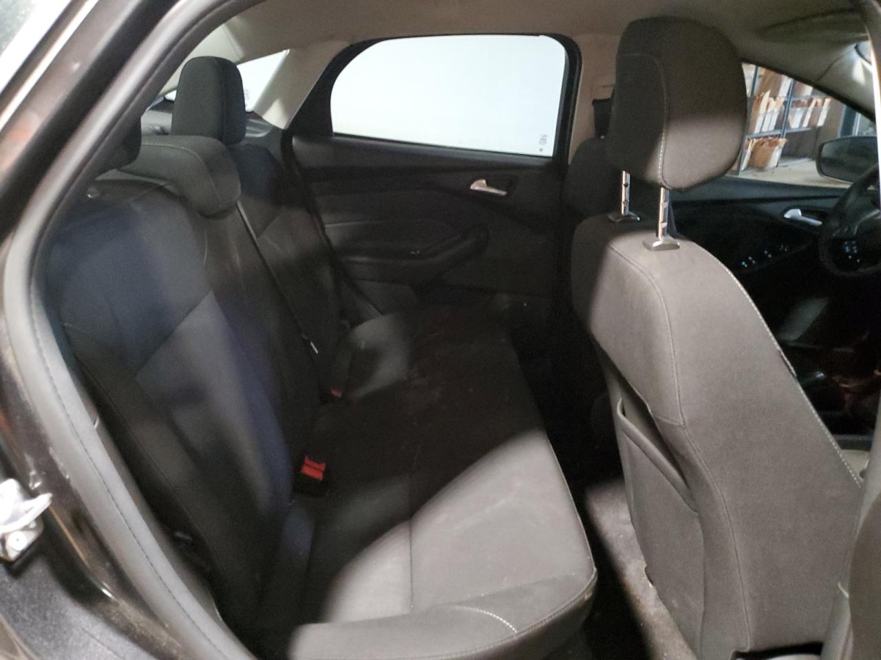 2018 Ford Focus Se VIN: 1FADP3F23JL267551 Lot: 71073505