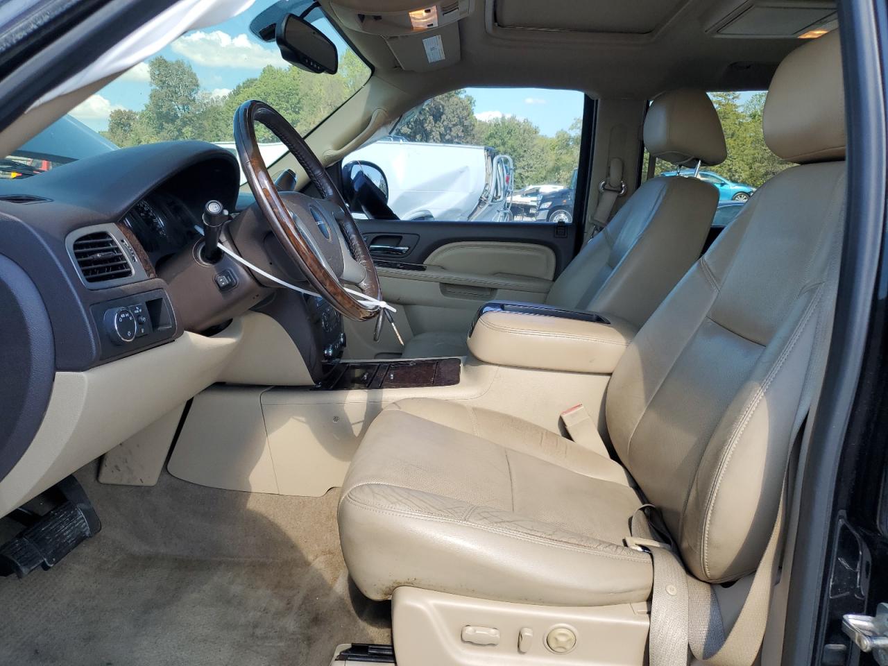 2012 GMC Yukon Xl Denali VIN: 1GKS2MEF9CR324138 Lot: 81835335