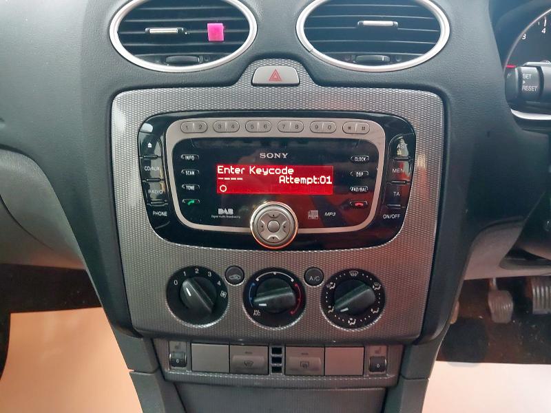 2010 FORD FOCUS TITANIUM 