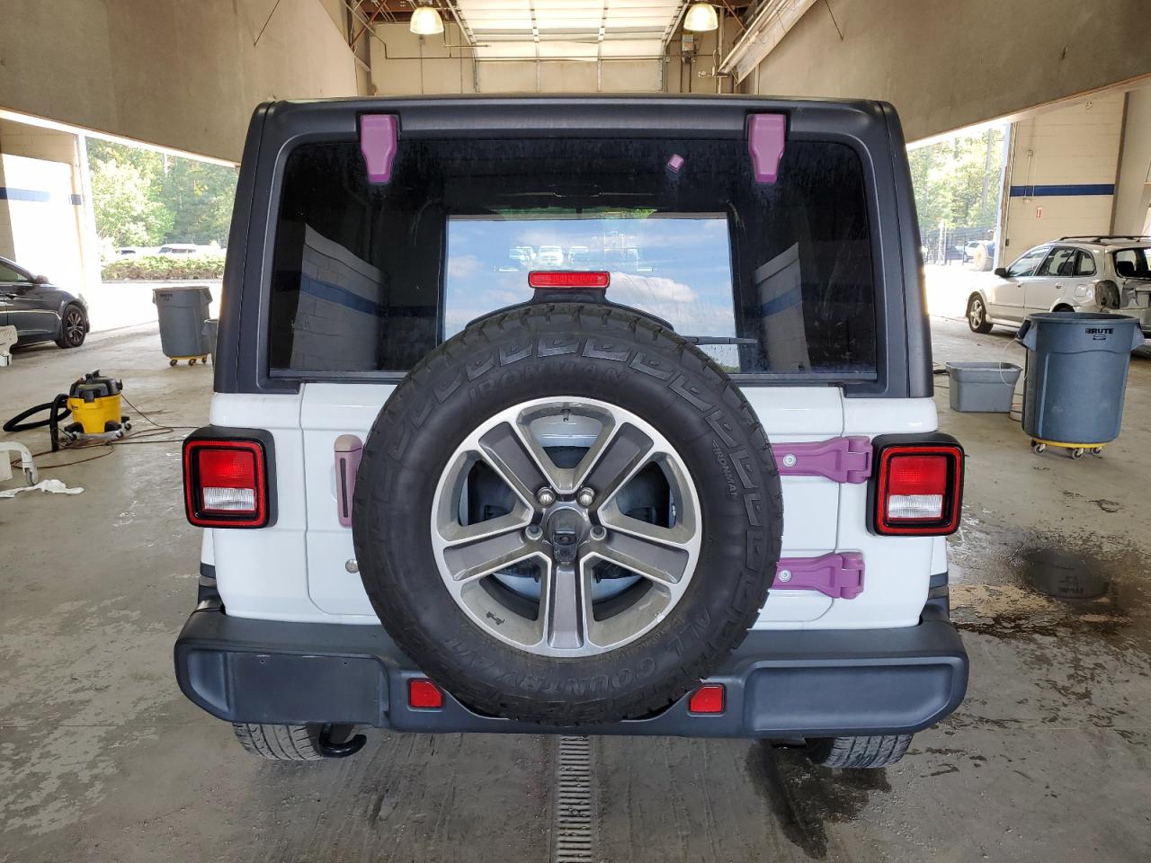 2020 Jeep Wrangler Unlimited Sahara VIN: 1C4HJXEN4LW204640 Lot: 81604105